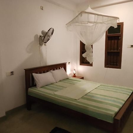 Appartement The Ed Corner - Hiriketiya à Dikwella Chambre photo